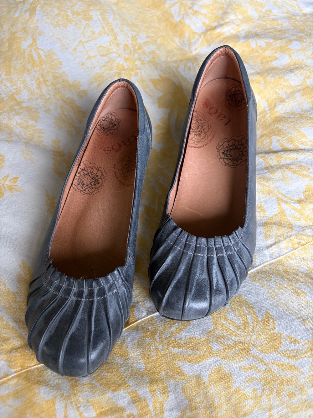 Leather Taos Pumps - Picture 2 of 11